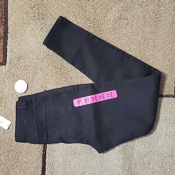 Girls Size 12 Jeans lot NWT - Picture 2 of 4